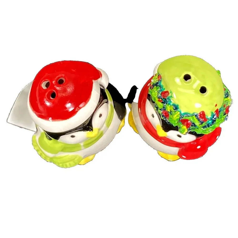 Penguins Salt and Pepper Shakers Ceramic 3 inch Winter Hats Christmas Cabincore